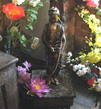 Kwan Yin Detail